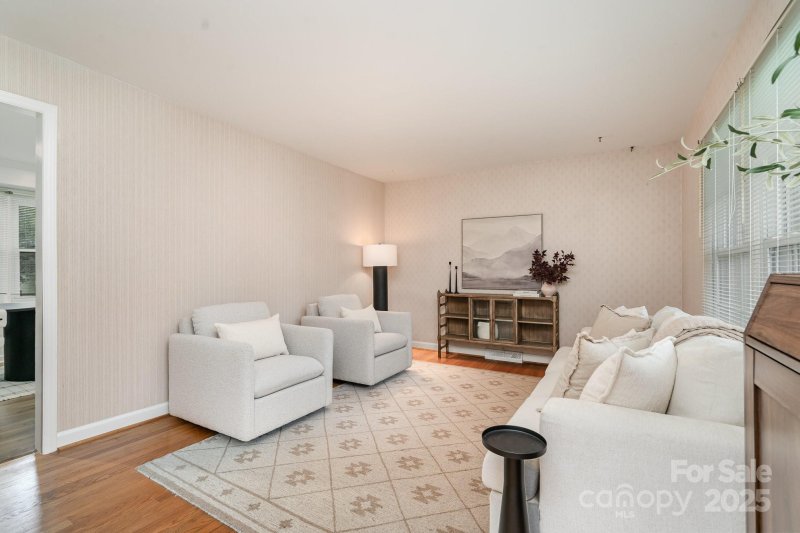 Property image 5 at 5329 Glenbrier Drive, Charlotte, NC 28212