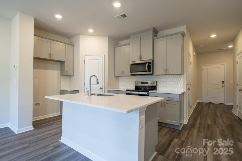 Property image 3 at 4329 Summit Woods Drive, Charlotte, NC 28216