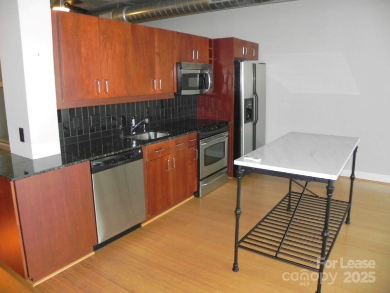 Property image 4 at 505 E 6th Street, Charlotte, NC 28202