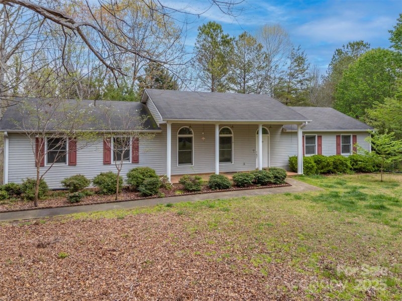 Property image 2 of 383 Woody Circle in Woodys Estates, Tryon, NC 28782