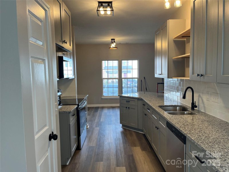 Property image 3 at 2006 Cramerton Village Drive, Cramerton, NC 28032