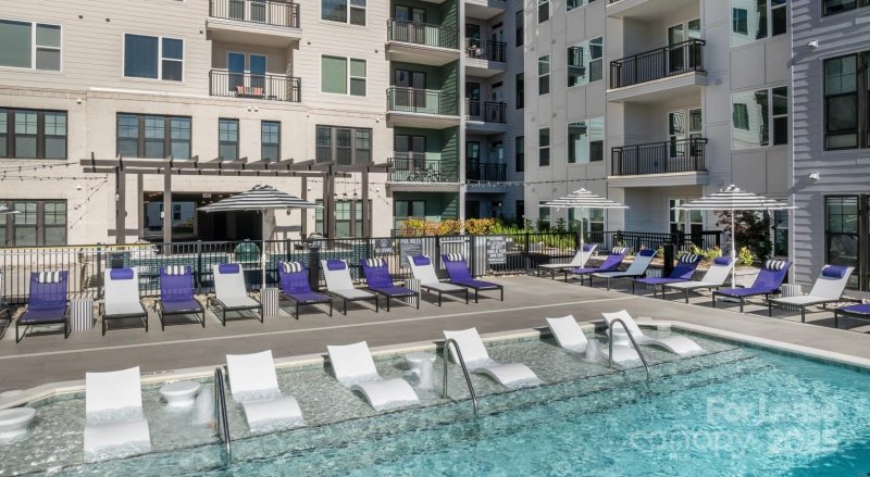 Property image 3 of 2408 South Boulevard in South End, Charlotte, NC 28203