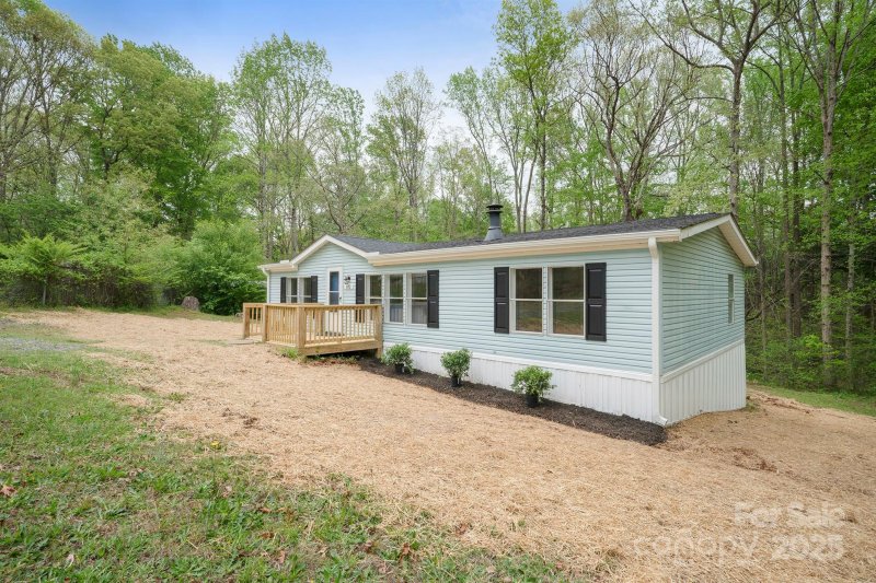 Property image 3 at 102 Lansdale Avenue, Lincolnton, NC 28092