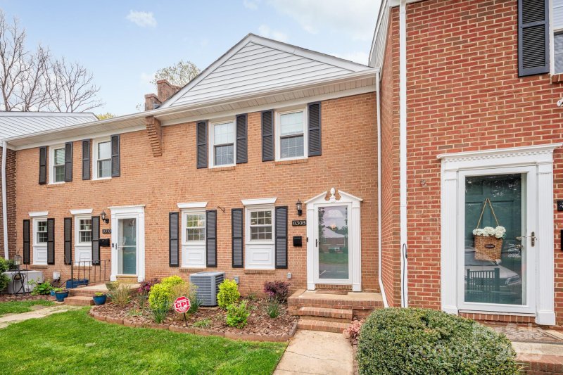 Sharon South, Charlotte Community