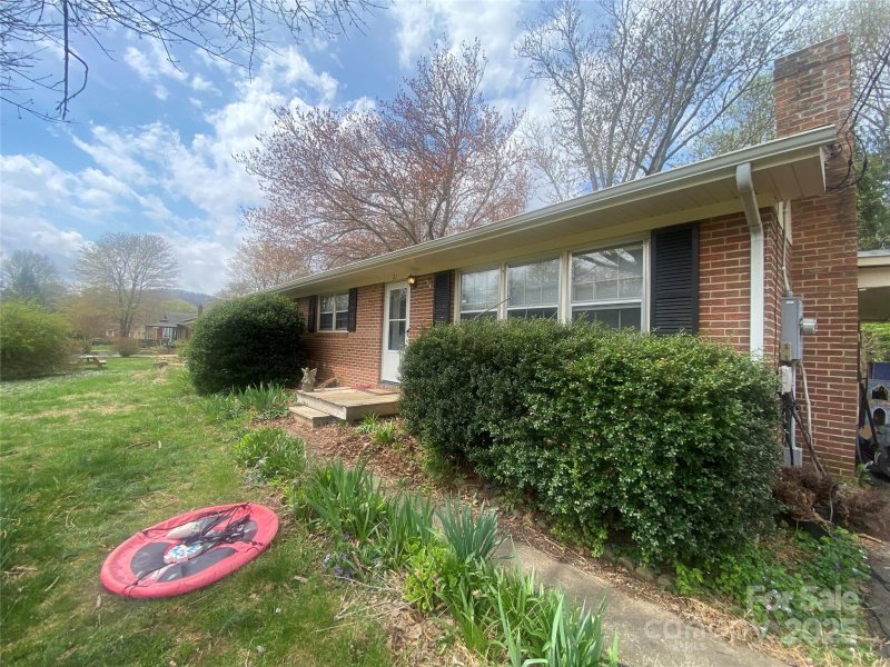 Property image 3 at 21 Birchwood Lane, Asheville, NC 28805