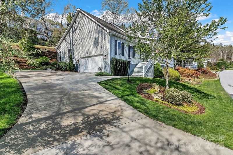 Property image 3 at 69 Cold Stream Way, Hendersonville, NC 28791