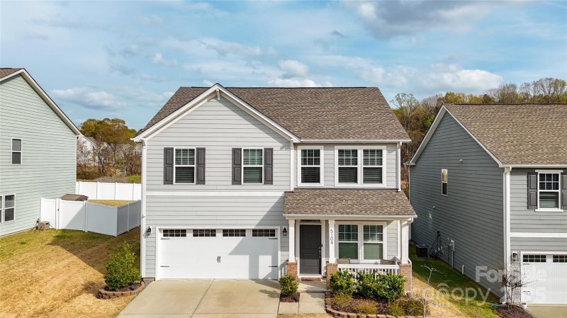 Property image 2 at 5104 Thomasville Drive, Belmont, NC 28012