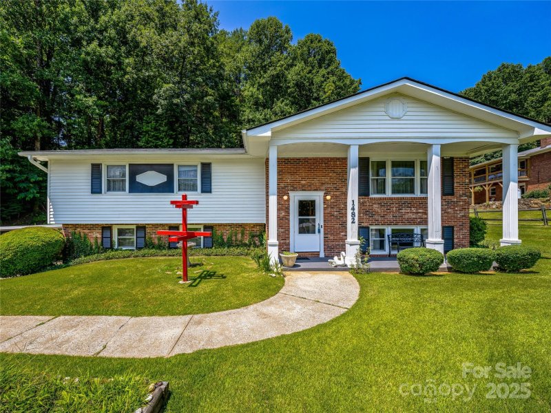 Property image 2 of 1482 Island Ford Road in Barberry Heights, Brevard, NC 28712