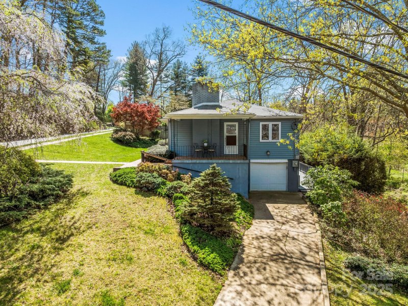 Property image 3 at 16 Wendover Road, Asheville, NC 28806