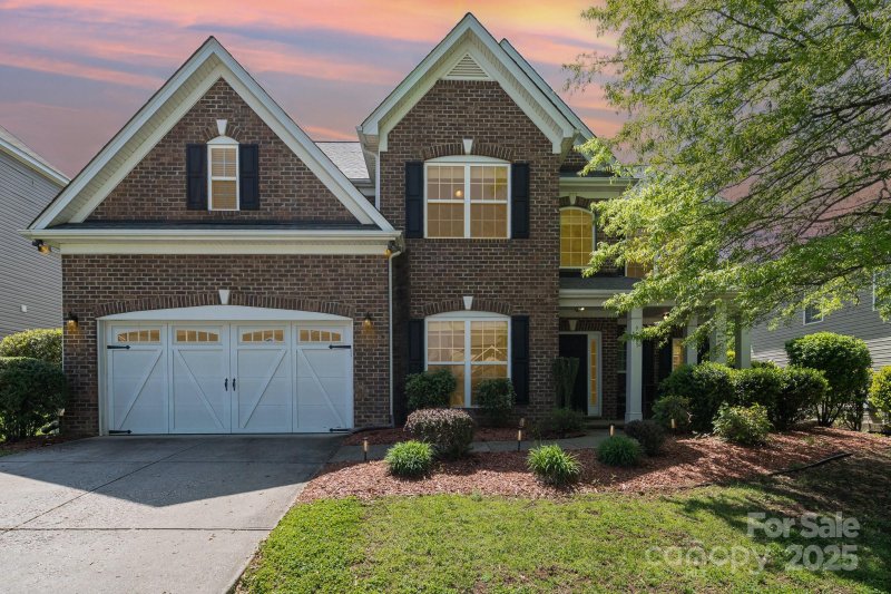 Property image 2 of 9013 Gailes Drive in Berewick, Charlotte, NC 28278