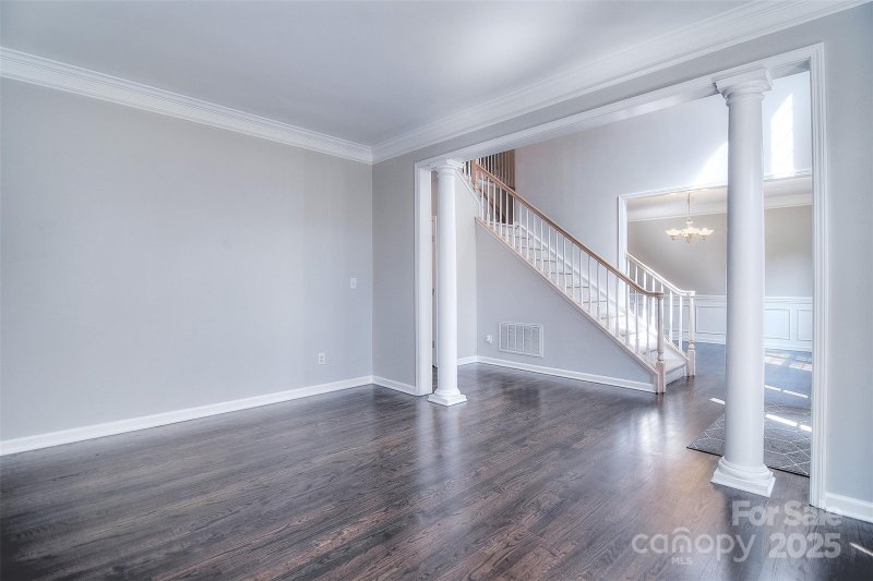 Property image 4 of 15964 Cumnor Lane in Kenilworth, Charlotte, NC 28277