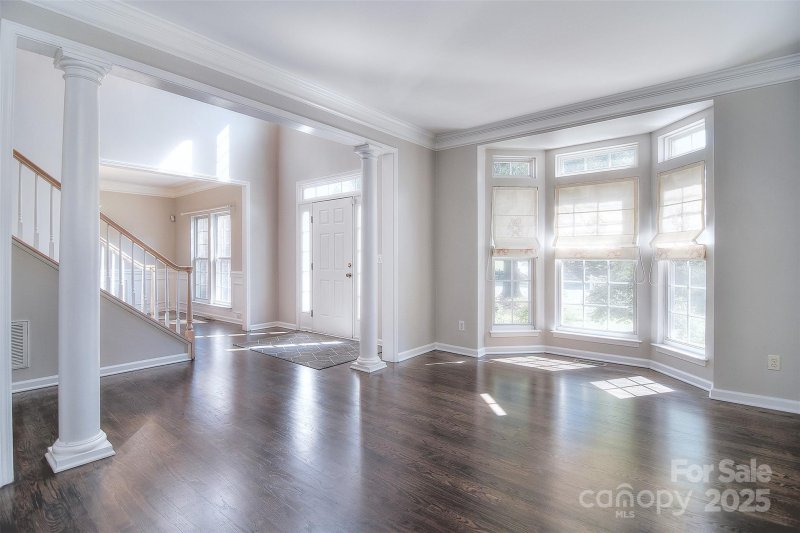 Property image 5 of 15964 Cumnor Lane in Kenilworth, Charlotte, NC 28277