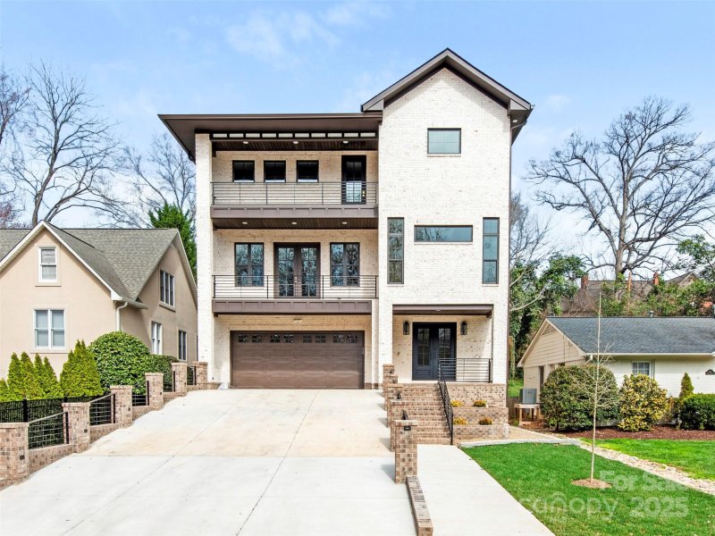 Property image 2 of 2909 Hanson Drive in Myers Park, Charlotte, NC 28207