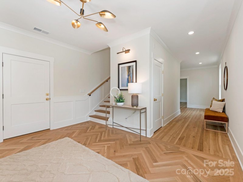 Property image 5 of 2909 Hanson Drive in Myers Park, Charlotte, NC 28207