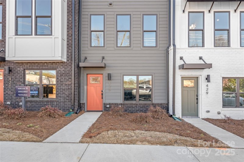 Property image 2 at 425 Blairhill Road, Charlotte, NC 28217