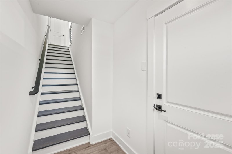 Property image 4 at 425 Blairhill Road, Charlotte, NC 28217