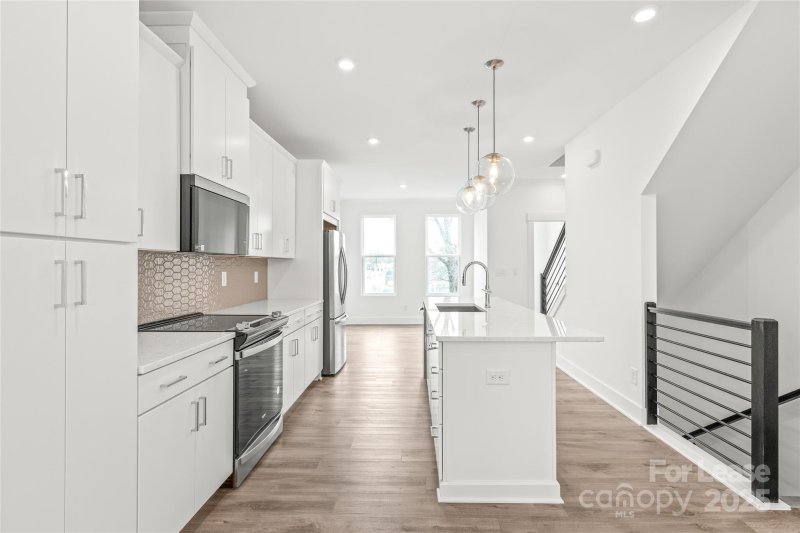 Property image 5 at 425 Blairhill Road, Charlotte, NC 28217