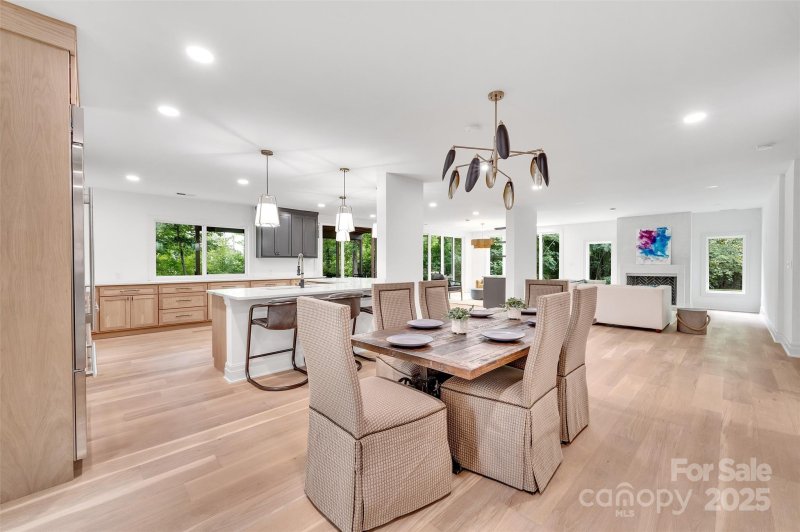 Property image 4 of 117 Wrenwood Lane in Eastover, Charlotte, NC 28211