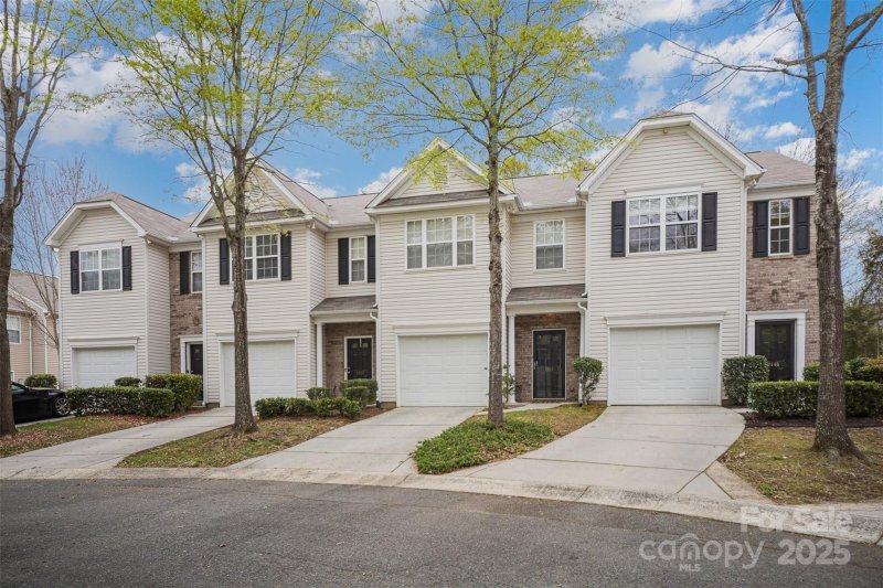 Property image 3 at 7445 Abigail Glen Drive, Charlotte, NC 28212