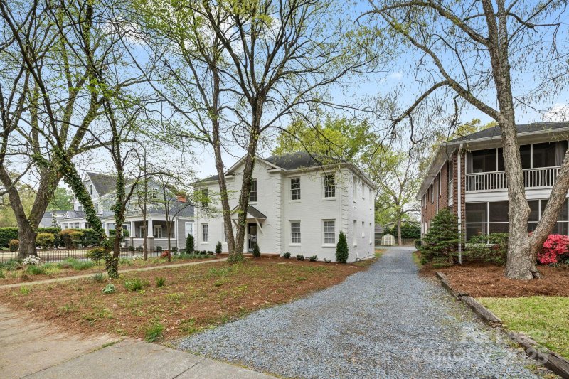Property image 4 at 2112 Crescent Avenue, Charlotte, NC 28207