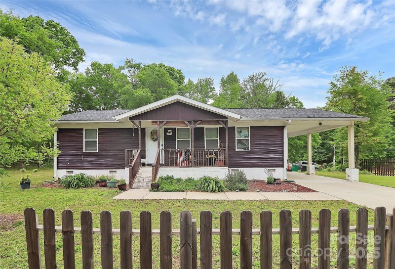 Property image 2 of 8301 Washington Boulevard in Hampton Park, Charlotte, NC 28262