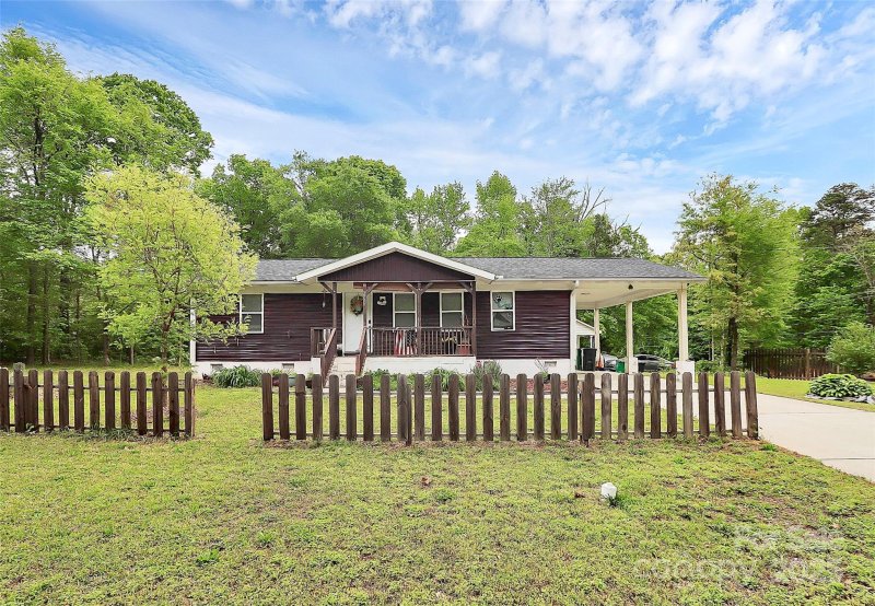 Property image 3 of 8301 Washington Boulevard in Hampton Park, Charlotte, NC 28262