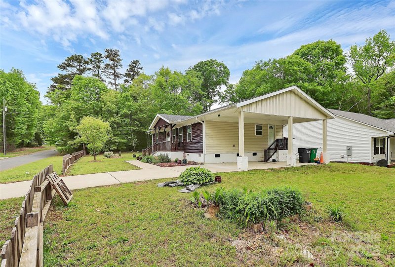 Property image 4 of 8301 Washington Boulevard in Hampton Park, Charlotte, NC 28262