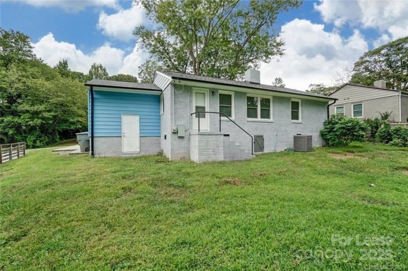 Property image 3 at 3443 Airlie Street, Charlotte, NC 28205