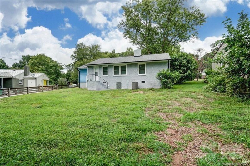 Property image 4 at 3443 Airlie Street, Charlotte, NC 28205