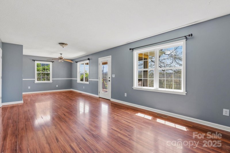 Property image 3 at 124 Joyner Avenue, Asheville, NC 28806