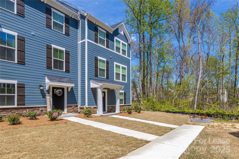 Property image 2 at 1234 Ashbury Street, Charlotte, NC 28216