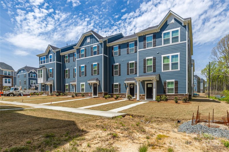 Property image 3 at 1234 Ashbury Street, Charlotte, NC 28216