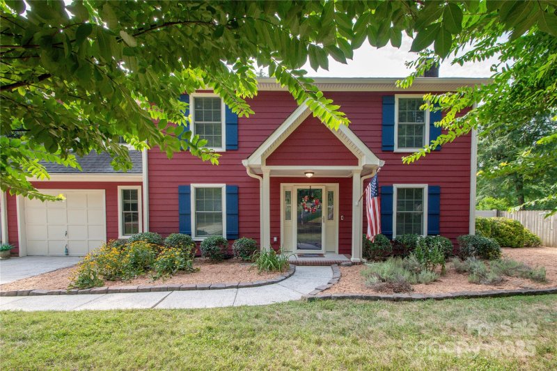 Property image 2 at 7111 Sythe Court, Charlotte, NC 28226