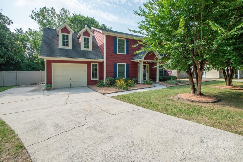 Property image 3 at 7111 Sythe Court, Charlotte, NC 28226