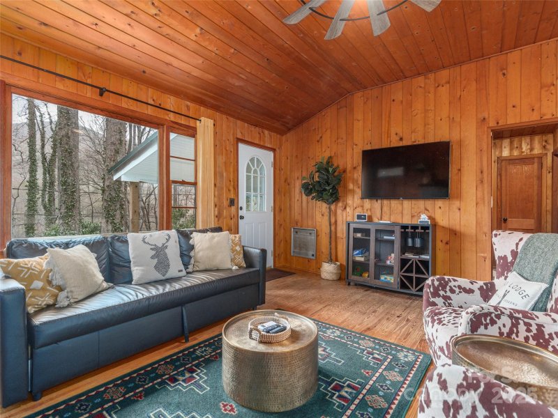 Property image 5 of 147 Azalea Drive in Wild Acres, Maggie Valley, NC 28751