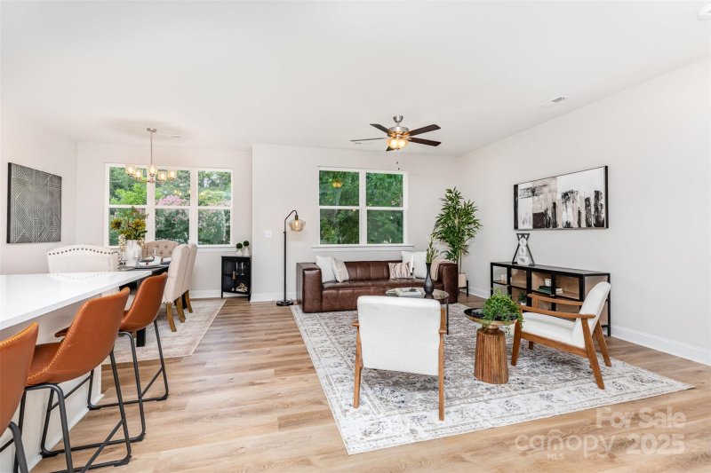 Property image 5 of 8929 Sharonbrook Drive in Sharonbrook, Charlotte, NC 28210