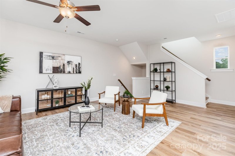 Property image 4 of 8931 Sharonbrook Drive in Sharonbrook, Charlotte, NC 28210