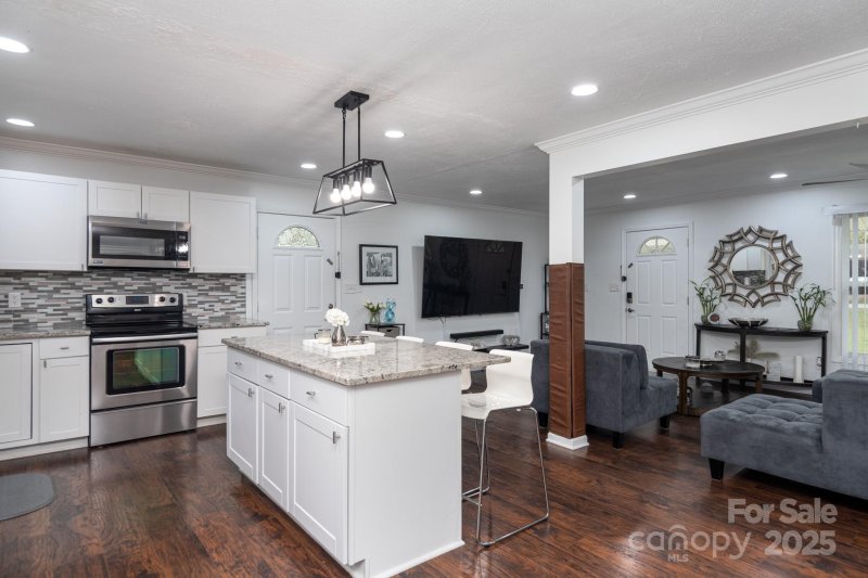 Property image 4 of 1121 Rembrandt Drive in Picture Park, Concord, NC 28027