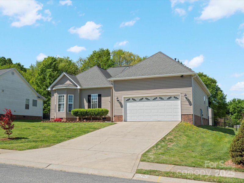 Property image 2 at 621 Summey Farm Drive, Dallas, NC 28034