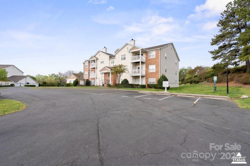 Property image 4 at 10720 Hill Point Court, Charlotte, NC 28262