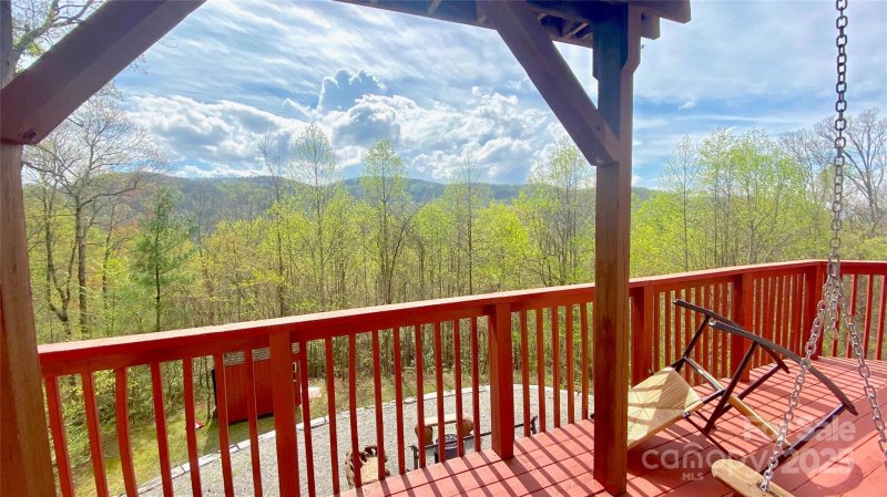 Property image 3 of 11 Roberts Drive in Laurel Acres, Swannanoa, NC 28778