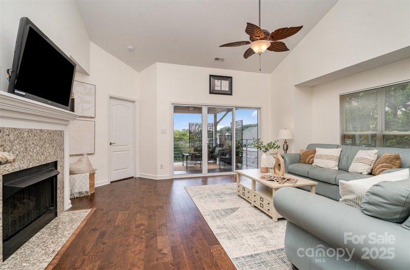 Property image 3 of 18643 Harborside Drive in Harborside, Cornelius, NC 28031