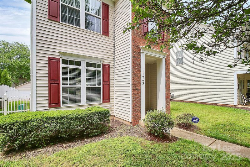 Property image 3 at 11263 Heritage Green Drive, Cornelius, NC 28031