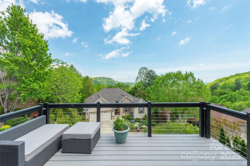 Property image 3 at 59 Carriage Highlands Court, Hendersonville, NC 28791