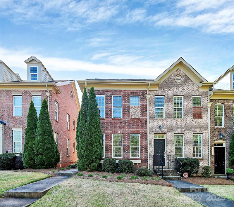 11141 Cedar Walk Lane