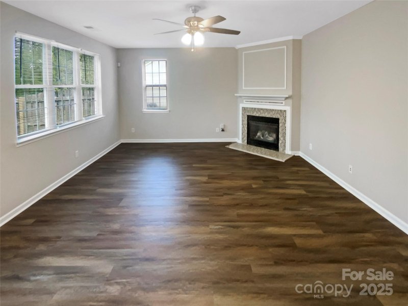 Property image 3 of 9527 Scotland Hall Court in Southampton, Charlotte, NC 28277