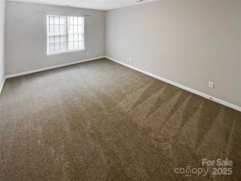 Property image 5 of 9527 Scotland Hall Court in Southampton, Charlotte, NC 28277