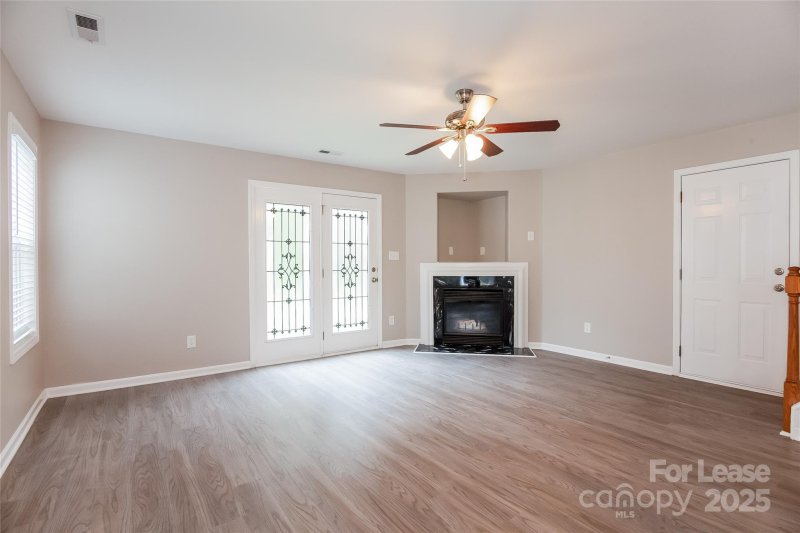 Property image 4 at 2639 Oasis Lane, Charlotte, NC 28214