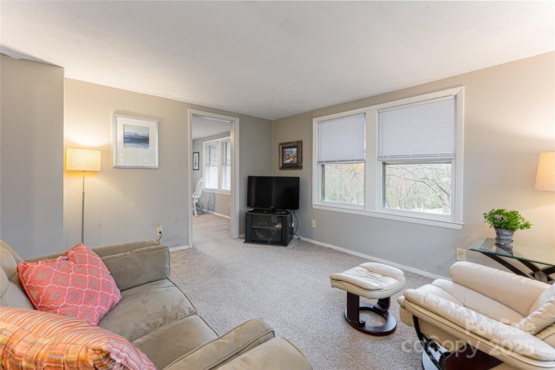 Property image 5 of 114 Cragmont Road in Methodist Colony, Black Mountain, NC 28711