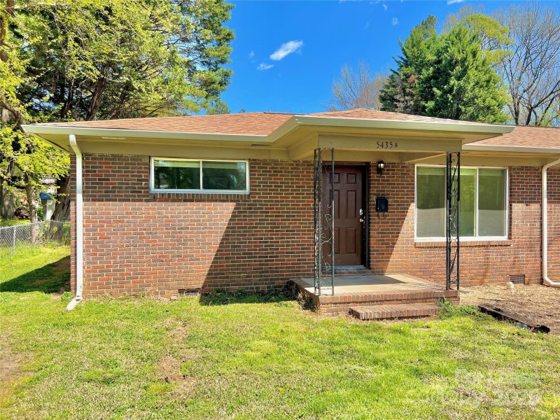 Property image 3 at 5435 Lantana Avenue, Charlotte, NC 28212